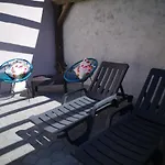 Feather House * São Bartolomeu