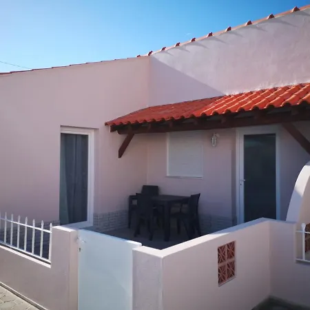 Feather House * São Bartolomeu