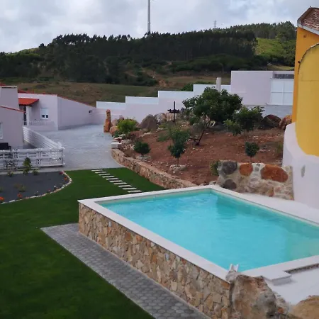 Feather House * Sao Bartolomeu dos Galegos e Moledo